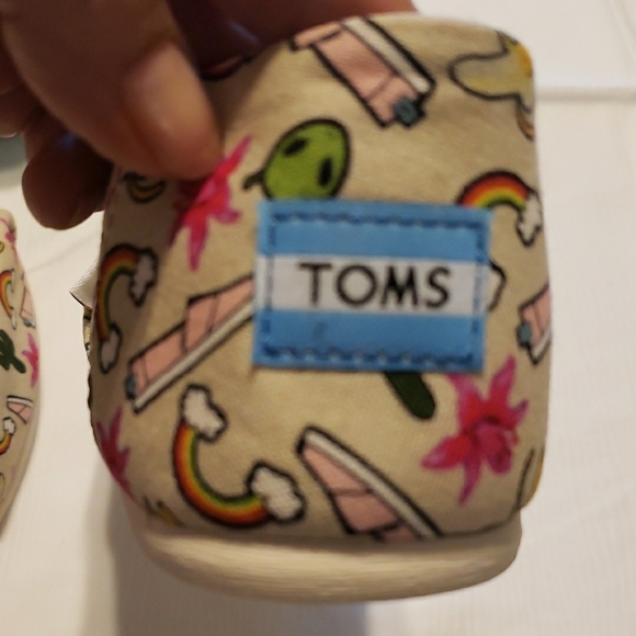 Toms Cream and Pink Floral Canvas Flats - Picture 6 of 6